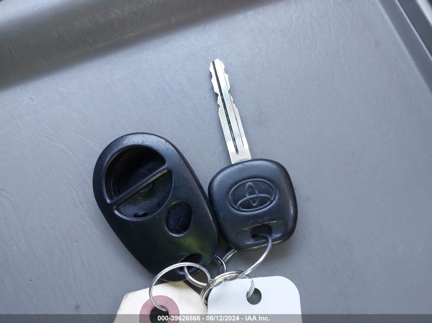 2010 Toyota Sienna Le VIN: 5TDKK4CC6AS301239 Lot: 39626866