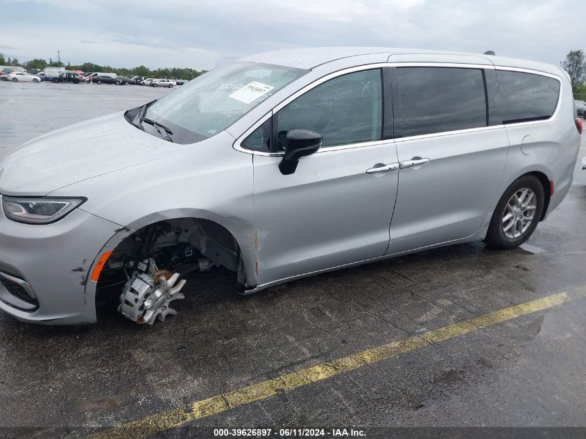 2024 Chrysler Pacifica Touring L VIN: 2C4RC1BG1RR146327 Lot: 39626897