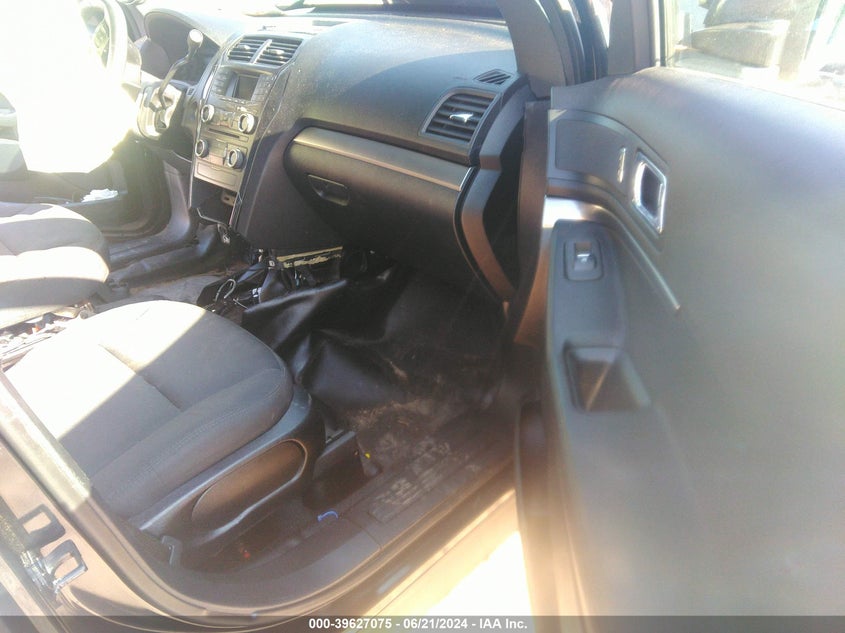 VIN 1FM5K8AR0HGD93802 2017 FORD UTILITY POLICE INTERCEPTOR