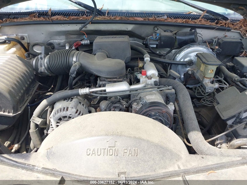 1999 Chevrolet Tahoe Lt VIN: 1GNEC13R3XJ435555 Lot: 39627152