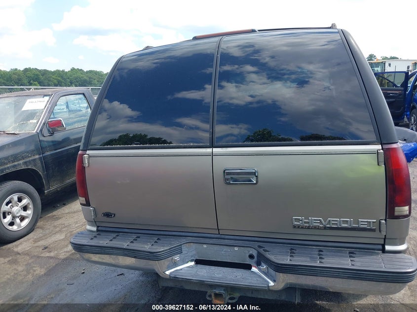 1999 Chevrolet Tahoe Lt VIN: 1GNEC13R3XJ435555 Lot: 39627152