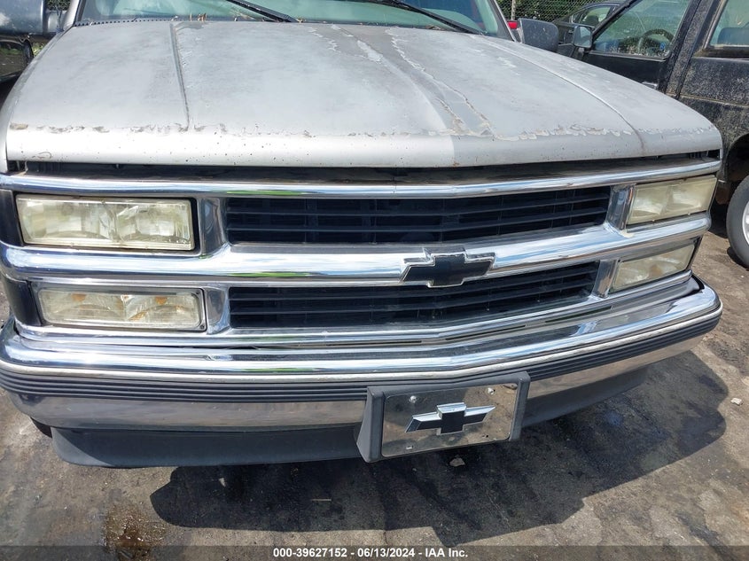 1999 Chevrolet Tahoe Lt VIN: 1GNEC13R3XJ435555 Lot: 39627152