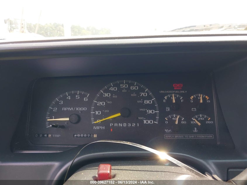 1999 Chevrolet Tahoe Lt VIN: 1GNEC13R3XJ435555 Lot: 39627152