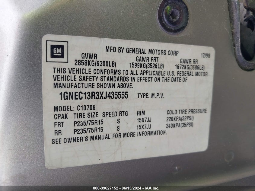 1999 Chevrolet Tahoe Lt VIN: 1GNEC13R3XJ435555 Lot: 39627152