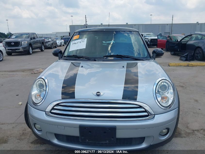 2010 Mini Cooper VIN: WMWMF3C55ATU77433 Lot: 39627177