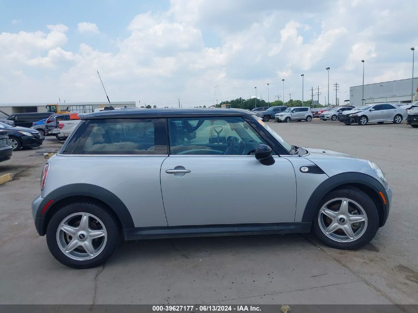 2010 Mini Cooper VIN: WMWMF3C55ATU77433 Lot: 39627177