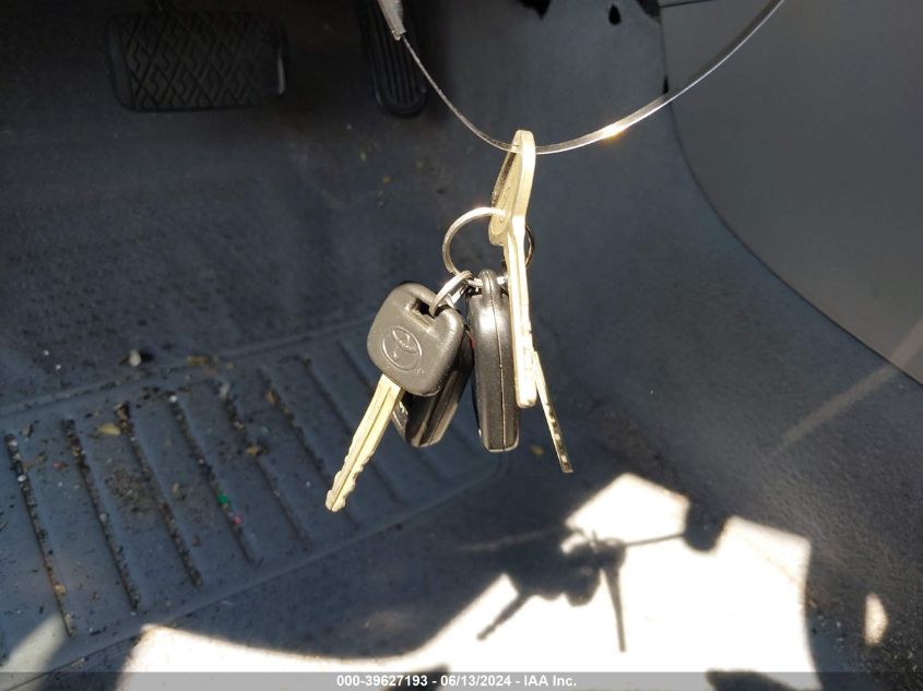 2004 Toyota Corolla Le VIN: 2T1BR32E14C285652 Lot: 39627193