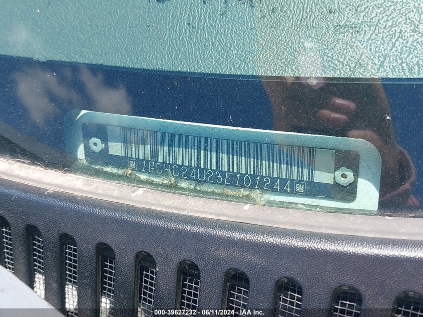 2003 Chevrolet Silverado 2500Hd Work Truck VIN: 1GCHC24U23E101244 Lot: 39627232