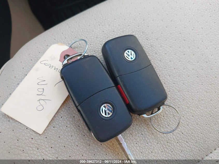 2011 Volkswagen Jetta 2.0L Tdi VIN: 3VWLL7AJXBM121667 Lot: 39627312