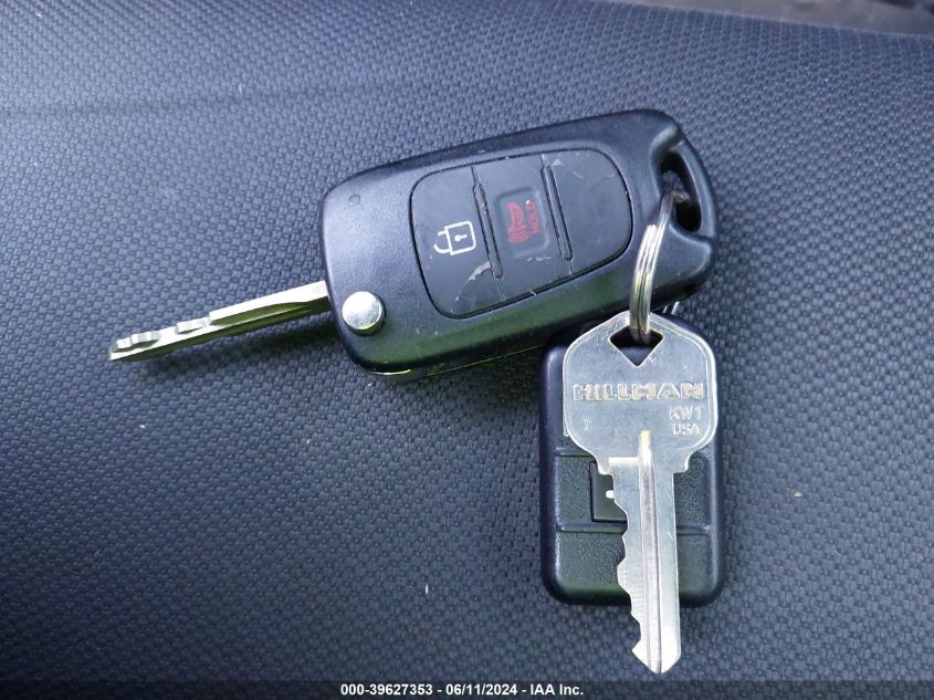 2011 Kia Soul + VIN: KNDJT2A26B7329352 Lot: 39627353