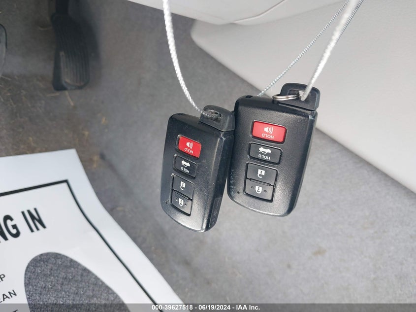 2014 Toyota Camry Hybrid Xle VIN: 4T1BD1FK9EU130091 Lot: 39627518