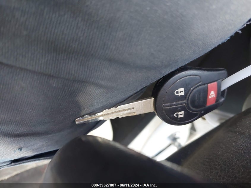 2015 Nissan Rogue Select S VIN: JN8AS5MV7FW758123 Lot: 39627807