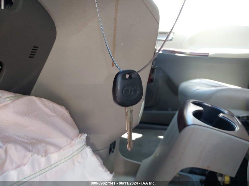 2011 Toyota Sienna Xle V6 VIN: 5TDYK3DC7BS174425 Lot: 39627941