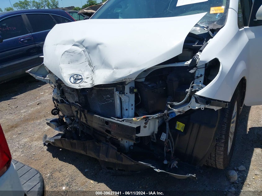 2011 Toyota Sienna Xle V6 VIN: 5TDYK3DC7BS174425 Lot: 39627941