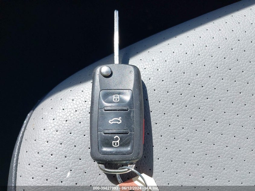 2015 Volkswagen Jetta Hybrid Sel Premium VIN: 3VW637AJ0FM327468 Lot: 39627993