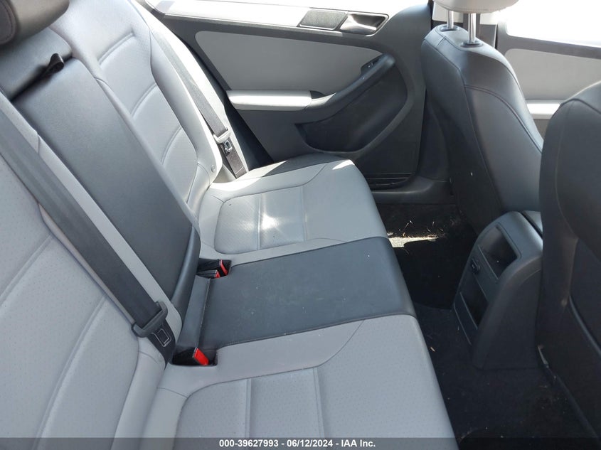 2015 Volkswagen Jetta Hybrid Sel Premium VIN: 3VW637AJ0FM327468 Lot: 39627993