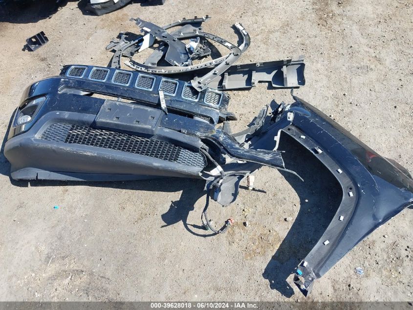 2018 Jeep Compass Latitude Fwd VIN: 3C4NJCBB7JT186806 Lot: 39628018