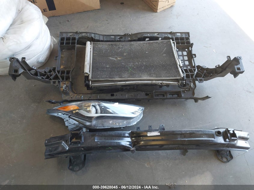 2017 Hyundai Santa Fe Se VIN: KM8SNDHFXHU173969 Lot: 39628045