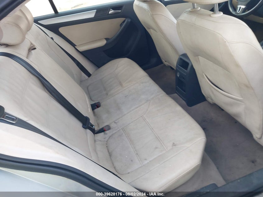 2011 Volkswagen Jetta 2.5L Sel VIN: 3VWLX7AJ6BM021330 Lot: 39628176