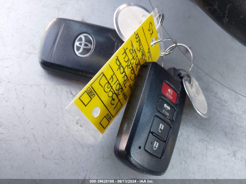 2014 Toyota Camry Hybrid Xle VIN: 4T1BD1FK8EU124704 Lot: 39628188