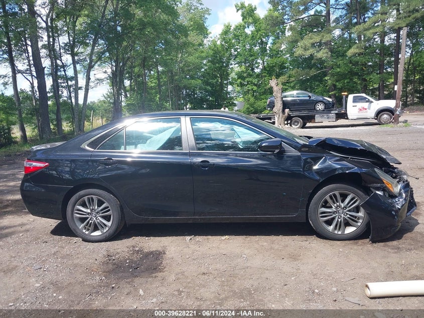 4T1BF1FK2HU320412 2017 Toyota Camry Se