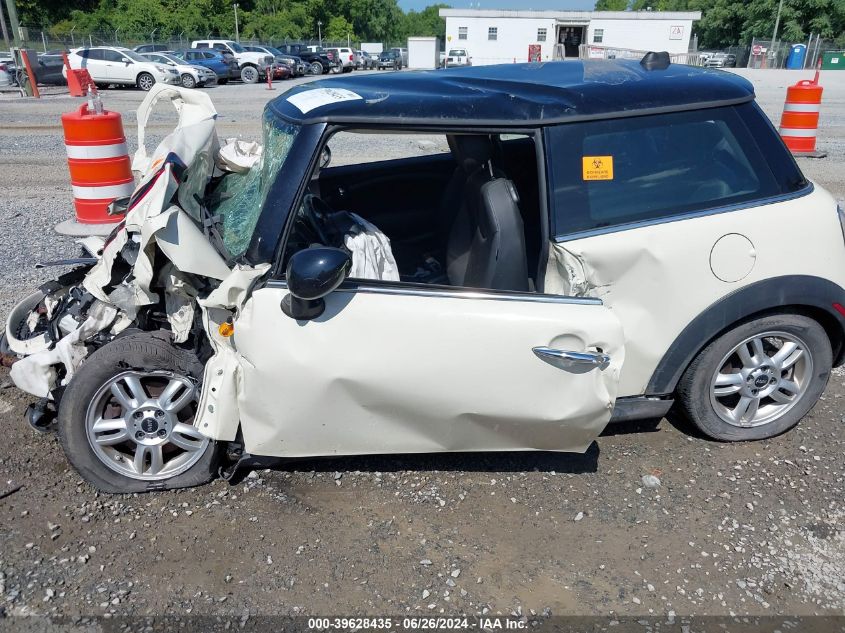 2013 Mini Hardtop Cooper VIN: WMWSU3C56DT682597 Lot: 39628435