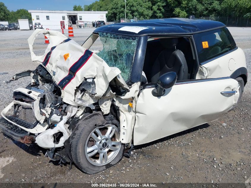 2013 Mini Hardtop Cooper VIN: WMWSU3C56DT682597 Lot: 39628435