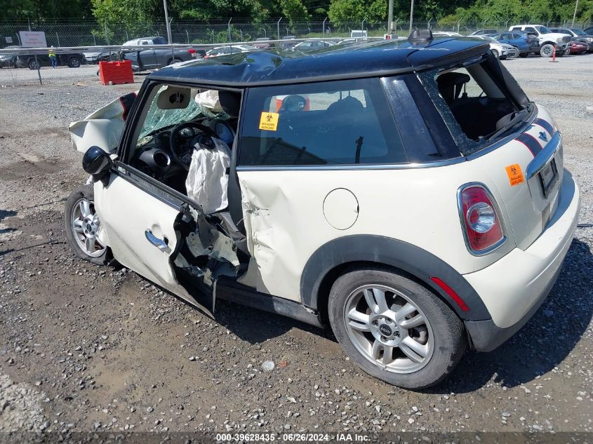 2013 Mini Hardtop Cooper VIN: WMWSU3C56DT682597 Lot: 39628435