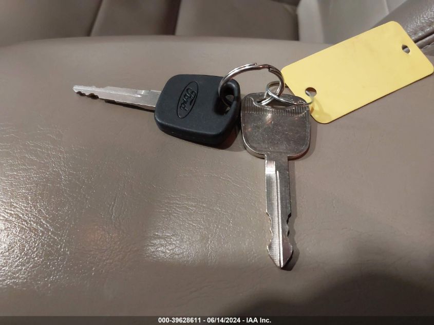 2003 Ford Escape Xlt VIN: 1FMYU03113KD39396 Lot: 39628611