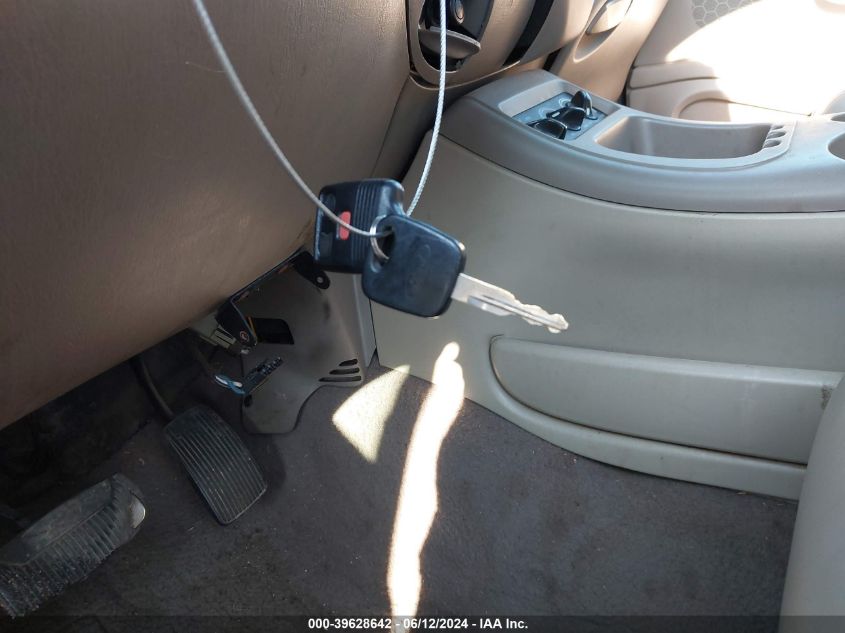 2000 Ford Expedition Eddie Bauer VIN: 1FMRU1767YLB45750 Lot: 39628642