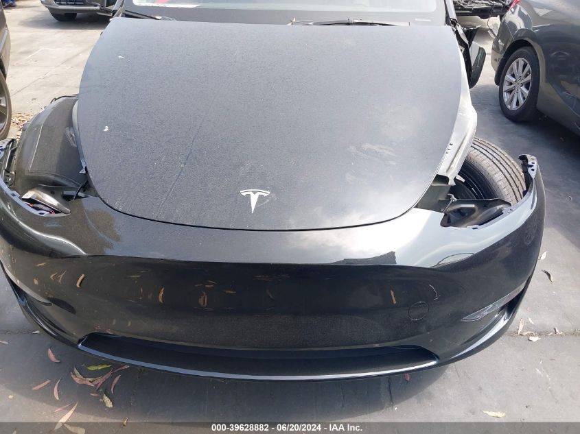 2024 Tesla Model Y Long Range Dual Motor All-Wheel Drive VIN: 7SAYGDEE3RF064318 Lot: 39628882