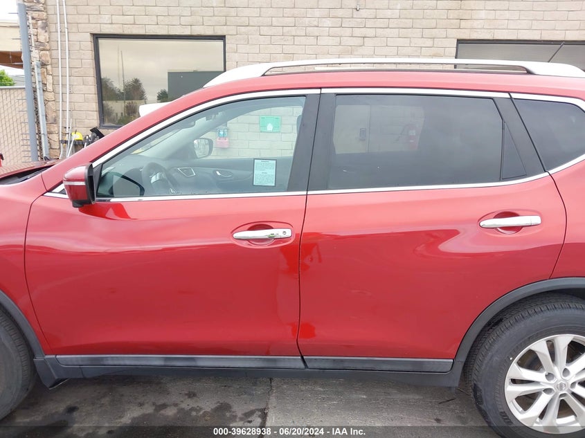 2015 Nissan Rogue Sv VIN: 5N1AT2MK1FC870720 Lot: 39628938