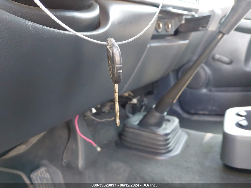 2000 Chevrolet Silverado 1500 VIN: 1GCEC14W6YZ216136 Lot: 39629017