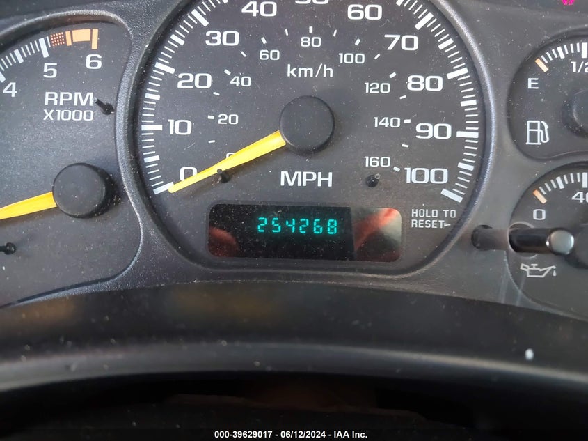 2000 Chevrolet Silverado 1500 VIN: 1GCEC14W6YZ216136 Lot: 39629017