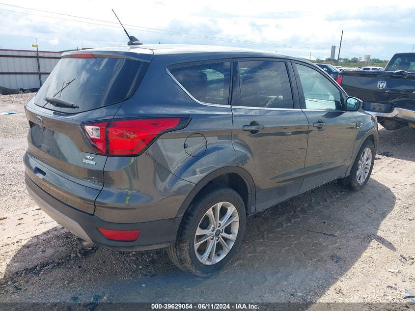 VIN 1FMCU0GD7KUA04676 2019 FORD ESCAPE SE