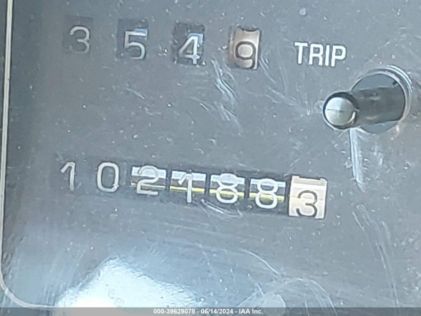 1996 Buick Roadmaster Limited VIN: 1G4BT52PXTR421811 Lot: 39629078