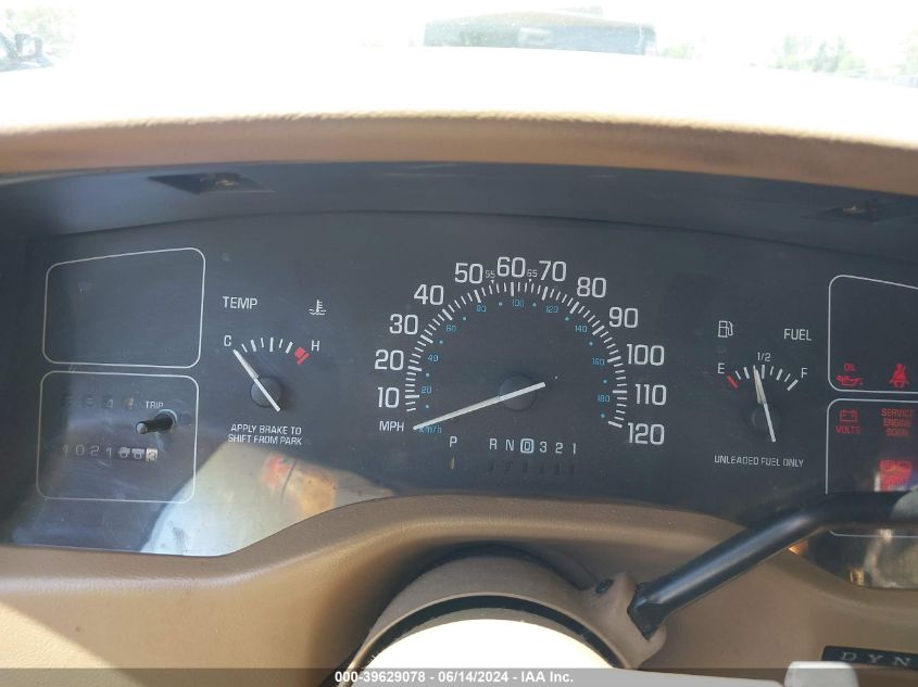 1996 Buick Roadmaster Limited VIN: 1G4BT52PXTR421811 Lot: 39629078