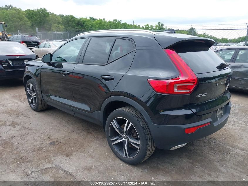 2019 Volvo Xc40 T4 Momentum VIN: YV4AC2HK8K2129461 Lot: 39629257