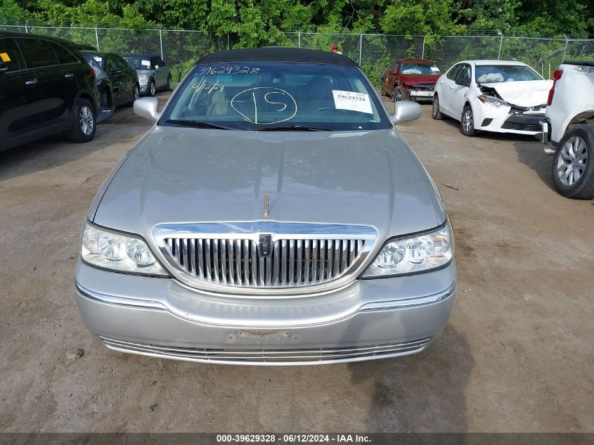 1LNHM81WX6Y608848 2006 Lincoln Town Car Signature