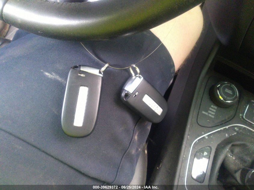 2020 Jeep Cherokee Latitude Plus 4X4 VIN: 1C4PJMLB6LD594042 Lot: 39629372