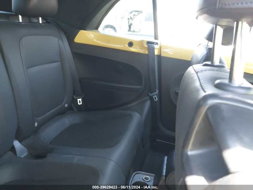 2014 Volkswagen Beetle 1.8T VIN: 3VW517AT5EM823349 Lot: 39629423