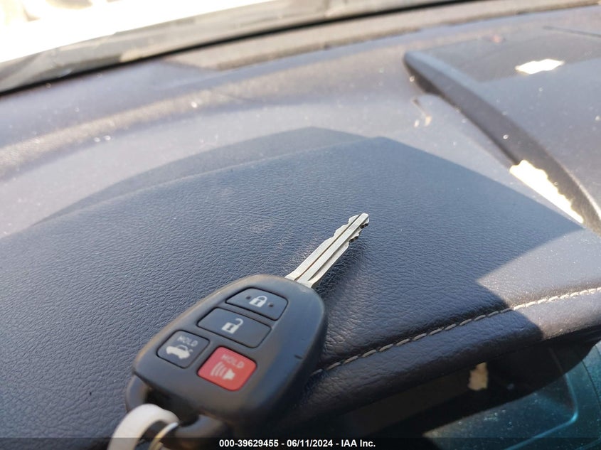 2015 Toyota Camry Le VIN: 4T1BF1FK4FU972364 Lot: 39629455