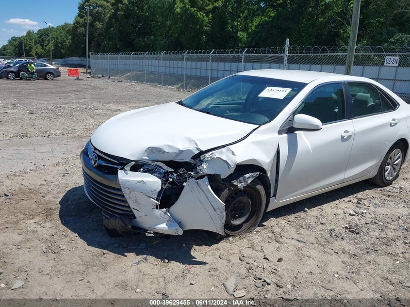 2015 Toyota Camry Le VIN: 4T1BF1FK4FU972364 Lot: 39629455