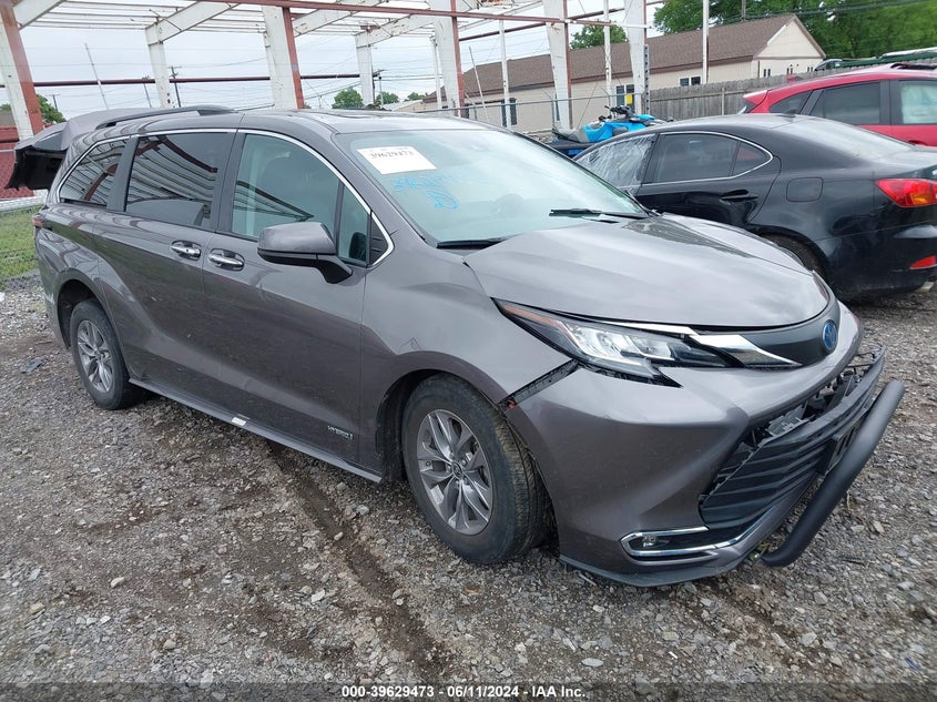 VIN 5TDJSKFC2MS026100 2021 TOYOTA SIENNA XLE