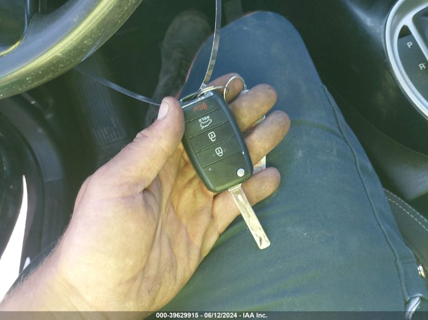 2015 Kia Soul + VIN: KNDJP3A53F7172552 Lot: 39629915