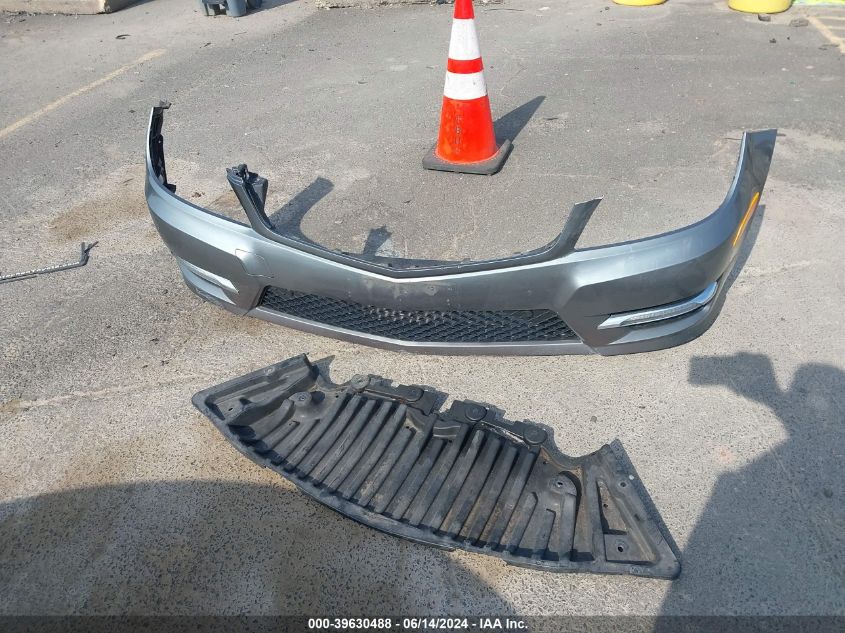 2012 Mercedes-Benz C 300 Luxury 4Matic/Sport 4Matic VIN: WDDGF8BB0CR214857 Lot: 39630488