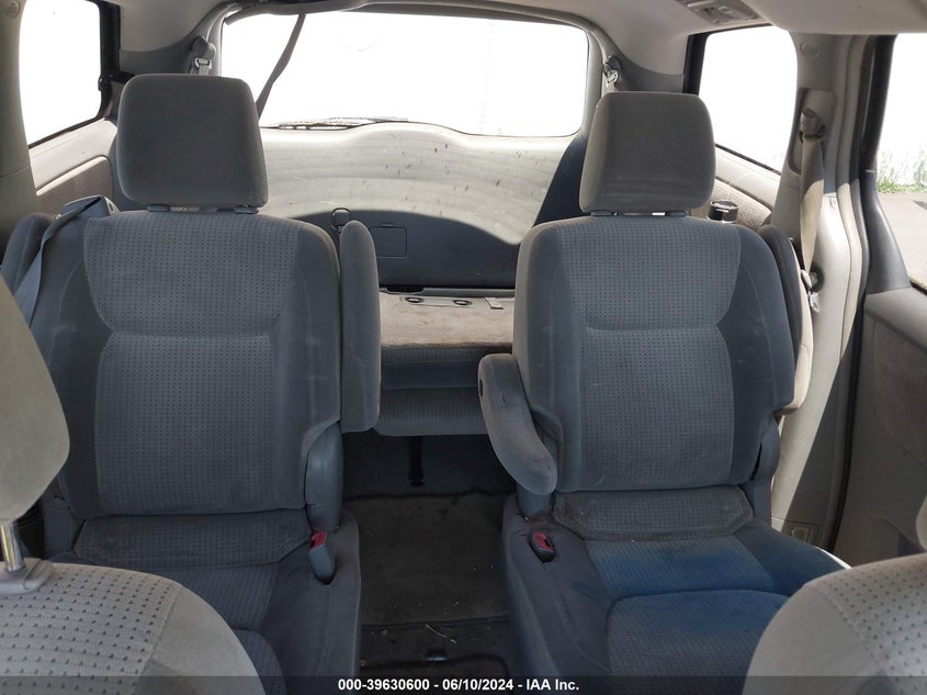 2010 Toyota Sienna Le VIN: 5TDJK4CC2AS029851 Lot: 39630600