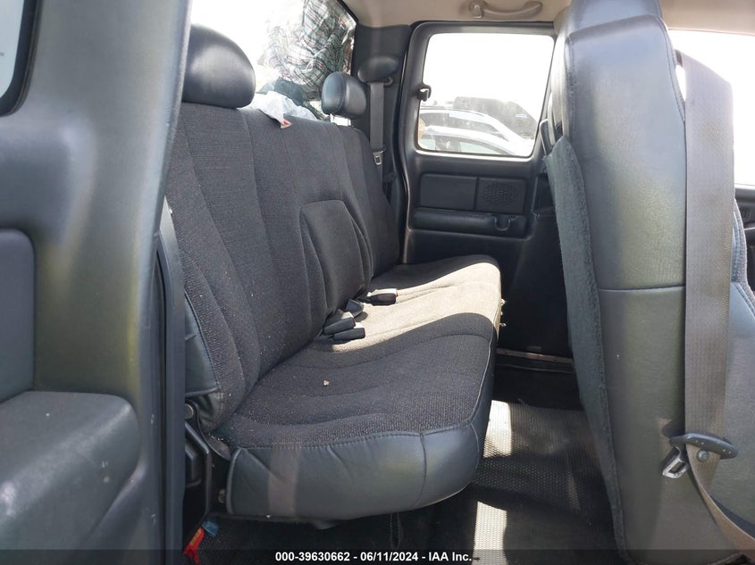 2002 Chevrolet Silverado 2500Hd VIN: 1GCHC29U92E105864 Lot: 39630662