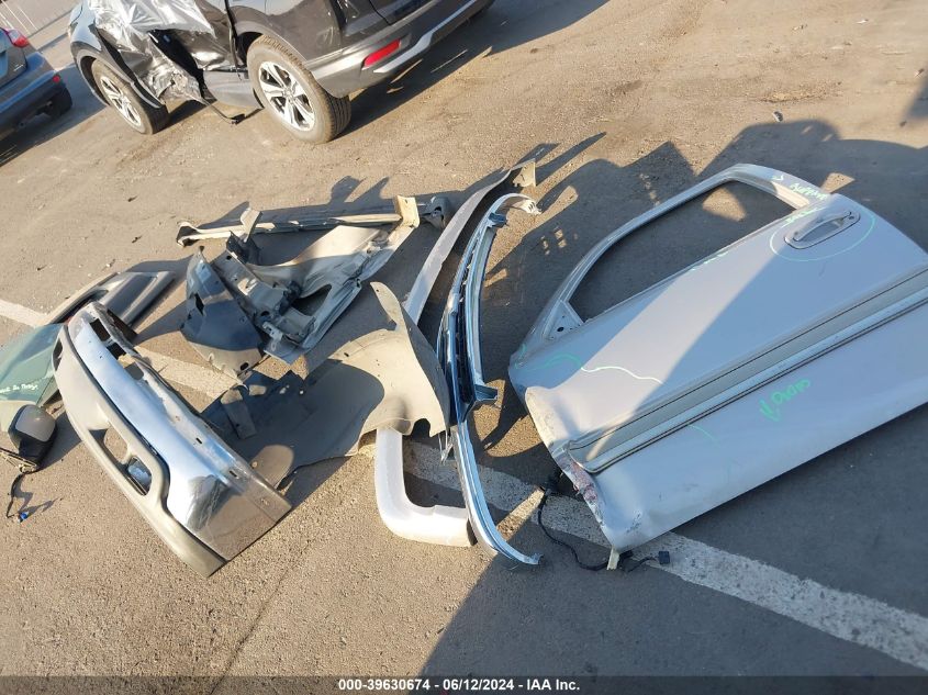 2004 Chevrolet Tahoe Lt VIN: 1GNEC13TX4R214365 Lot: 39630674