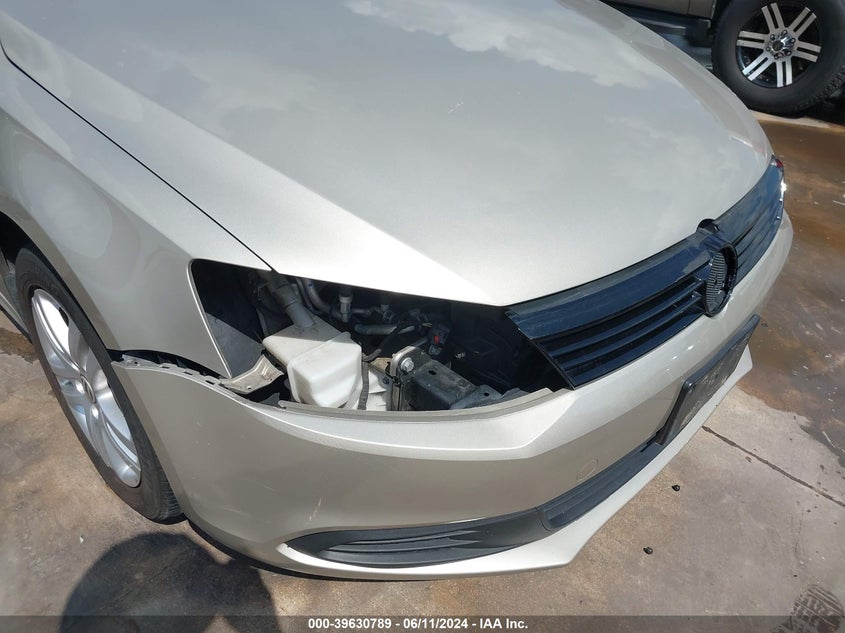 2012 Volkswagen Jetta 2.5L Se VIN: 3VWDX7AJ7CM468092 Lot: 39630789